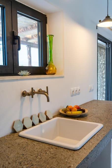 Villa Louloudia Stylish Luxury Villa With Private Pool Pitsidia Exterior foto